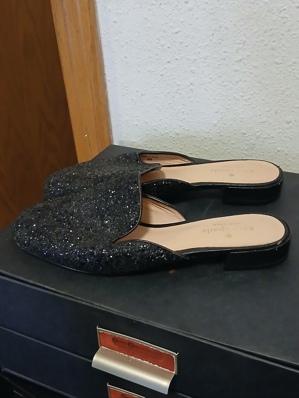 Kate Spade New York Black Coarse Glitter Mule Loafer Slides 6M Leather Sole